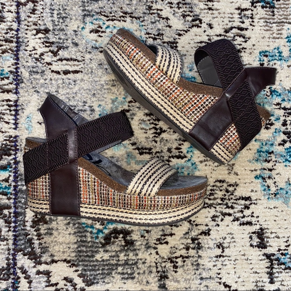 Wedge sandals